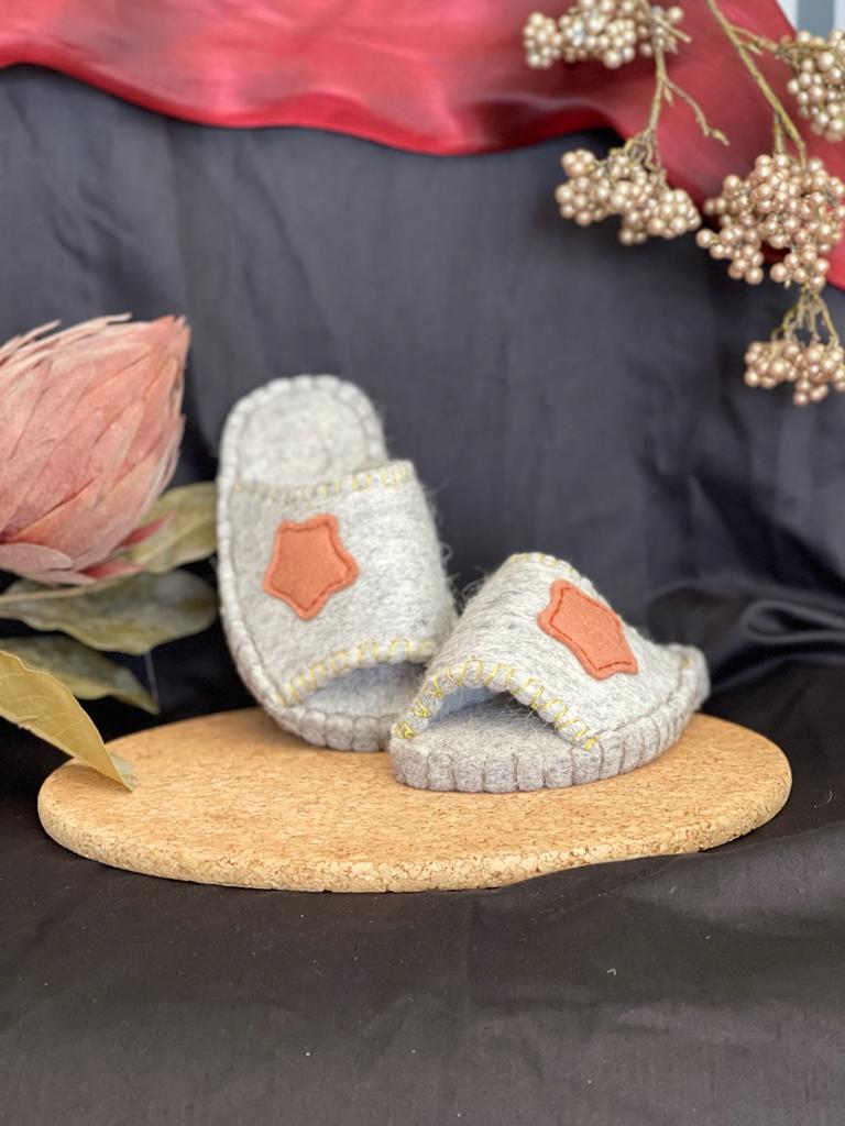 Chaussons mongols type claquette
