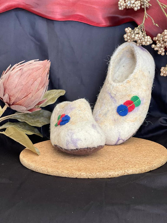 Chaussons mongols avec 3 ronds de couleur